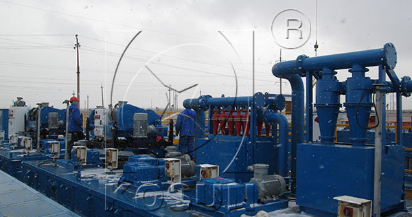 Drilling decanter centrifuge in solids control system
